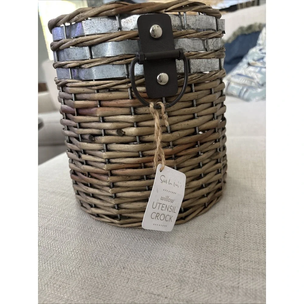 Sur La Table Utensil Crock Willow W/Metal Weaved Basket 7.5